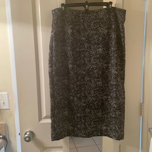 Black and white pencil skirt
